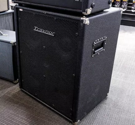 Traynor - 800 Watt 4x10 Bass Cabinet - 4 ohm Configuration 2